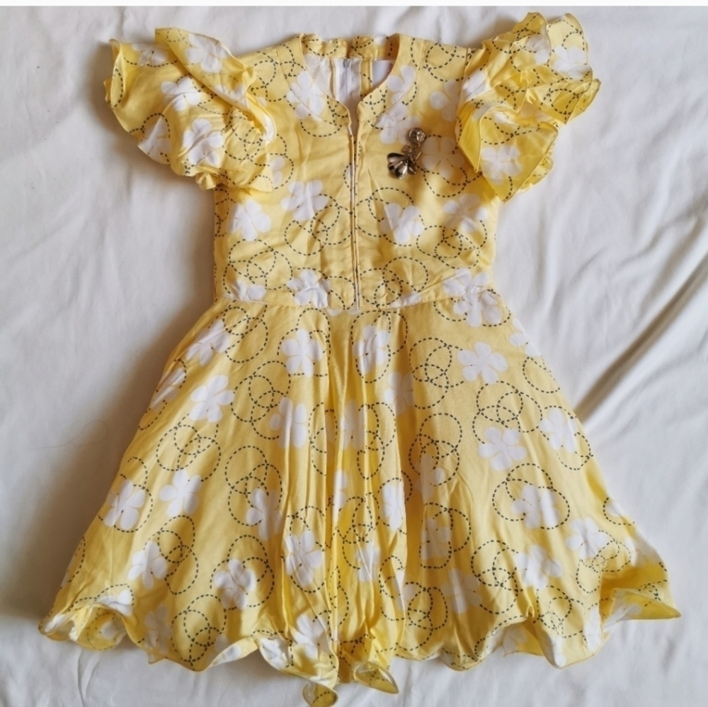Kajol Girls Yellow Floral Ruffle Sleeve Dress Zip Front Size 4-5T